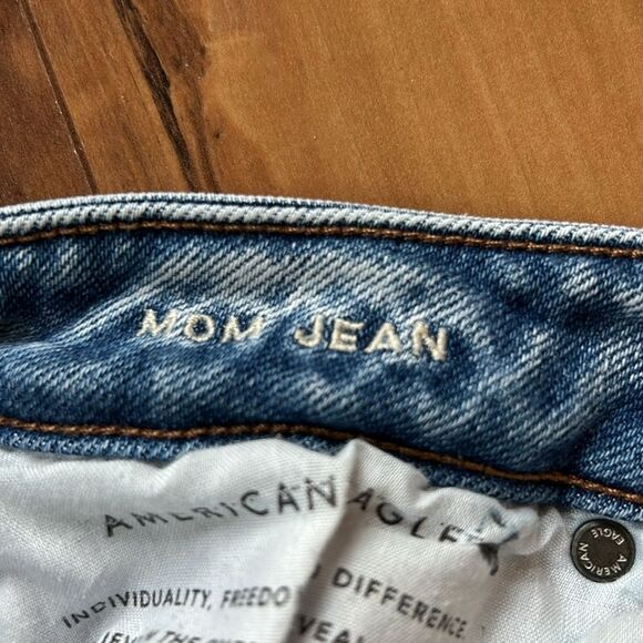 American Eagle Distressed Mom Jeans - Picture 3 of 8